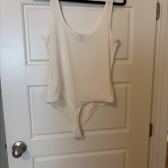 NWOT Express Cream Bodysuit - Picture 5 of 5